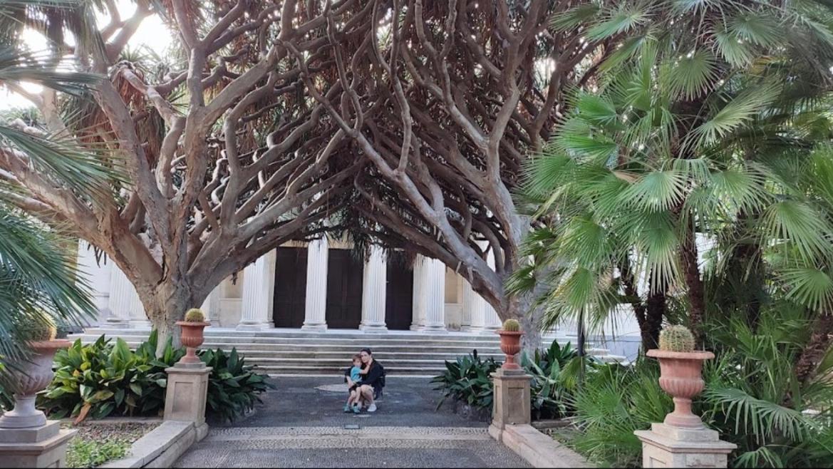 Etnea House Catania Center Villa Bagian luar foto